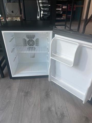 Mini koelkast 38 liter merk Candor beschikbaar voor biedingen