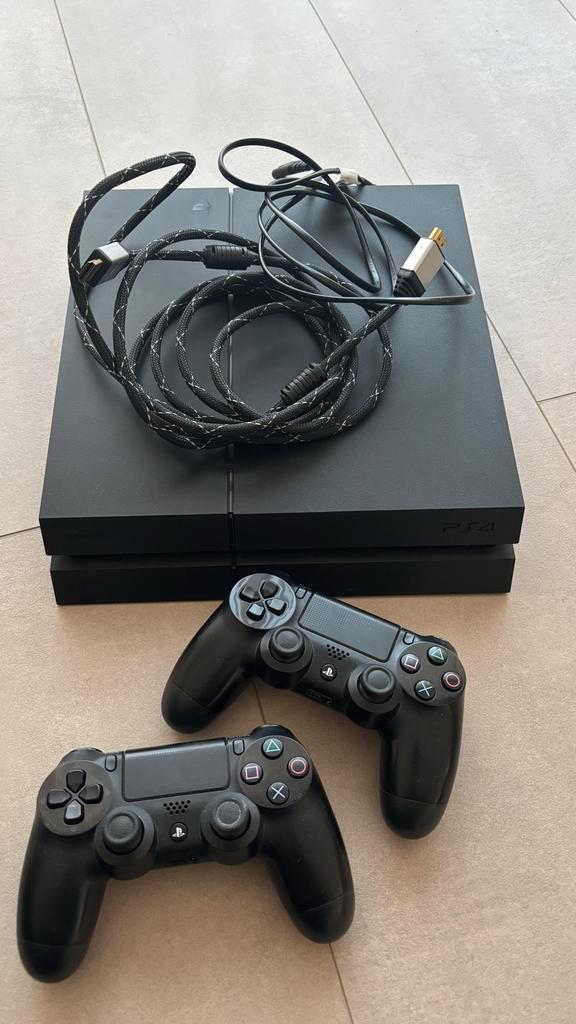 PS4 met twee controllers en 14 games!, Spelcomputers en Games, Games | Sony PlayStation 4, Gebruikt, Overige genres, 2 spelers
