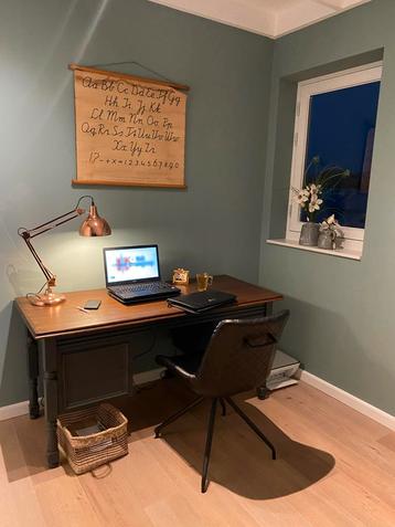 Brocante Bureau met Klepkast & Afsluitbare Laden beschikbaar voor biedingen