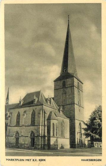 (304-256-007) Haaksbergen Marktplein met RK Kerk beschikbaar voor biedingen