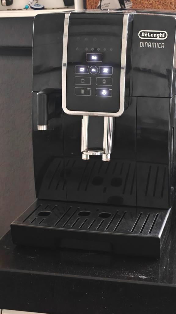 DeLonghi Dinamica Koffiemachine, Witgoed en Apparatuur, Koffiezetapparaten, Koffiebonen, Koffiemachine, Afneembaar waterreservoir