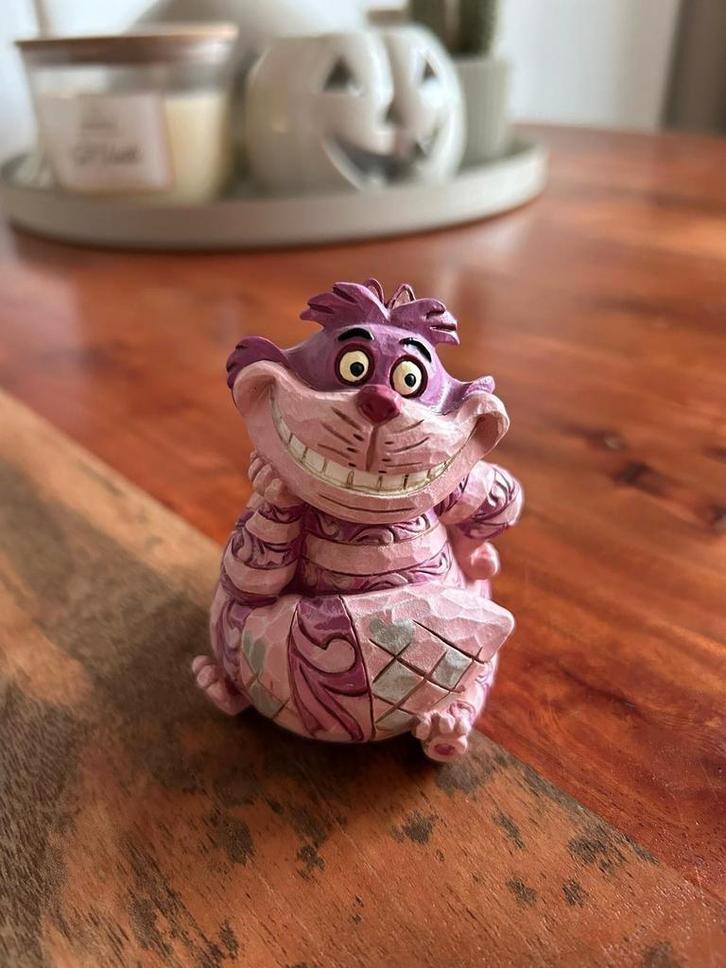 Disney traditions jim shore Alice en wonderland cat, Verzamelen, Poppenhuizen en Toebehoren, Zo goed als nieuw, Poppenhuis, Ophalen of Verzenden