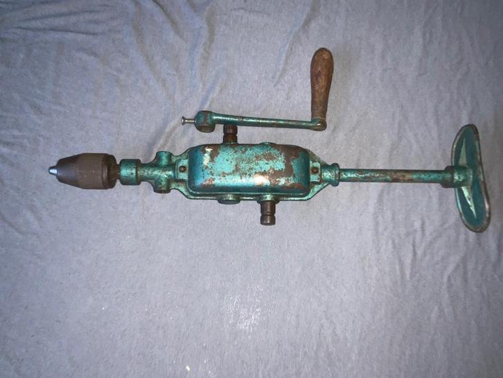 Antieke handboor. Hij is in zeer goede staat en bruikbaar. , Antiek en Kunst, Antiek | Gereedschap en Instrumenten, Ophalen of Verzenden