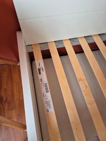 Ikea bed with mattress - afbeelding 1