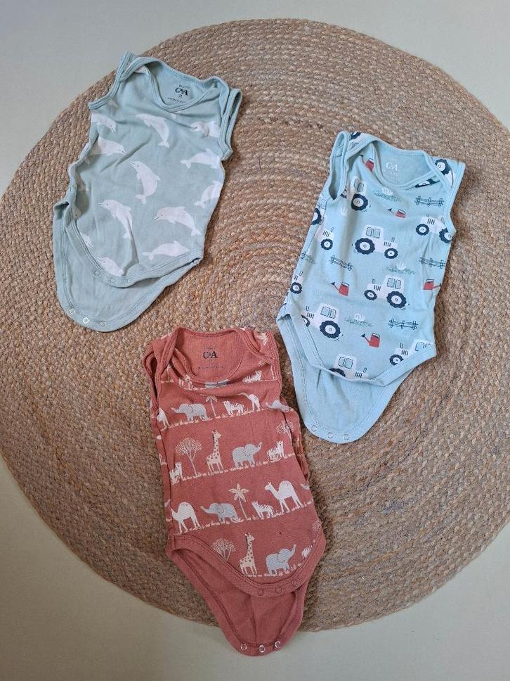 3 rompers mouwloos - maat 74, Kinderen en Baby's, Babykleding | Maat 74, Zo goed als nieuw, Jongetje of Meisje, Nacht- of Onderkleding