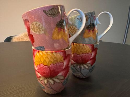 Pip Studio Mokken groot 2x roze, 2x blauw, Huis en Inrichting, Keuken | Servies, Nieuw, Overige stijlen, Porselein, Ophalen