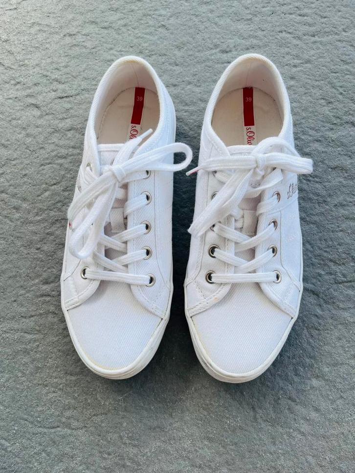 Witte dames sneakers maat 39, Kleding | Dames, Schoenen, Zo goed als nieuw, Sneakers of Gympen, Wit, Ophalen of Verzenden