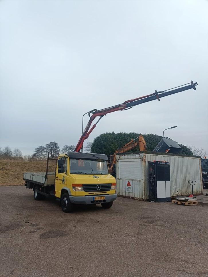 Mercedes-Benz 614 open laadbak - 5.5 t mtr autokraan APK, Auto's, Vrachtwagens, Bedrijf, Mercedes-Benz, Diesel, Euro 3, Handgeschakeld