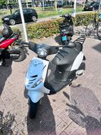 Zip 4t 50 brom, Fietsen en Brommers, Scooters | Piaggio, Ophalen, Maximaal 45 km/u, Zip, Zo goed als nieuw