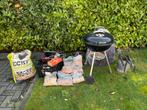 Weber barbecue met accessoires en zes soorten rookhout, Tuin en Terras, Houtskoolbarbecues, Ophalen, Gebruikt, Weber, Met accessoires