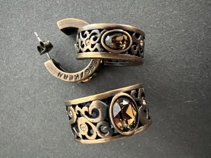 Dyrberg/Kern bronskleurige creolen en ring met steen, Sieraden, Tassen en Uiterlijk, Oorbellen, Zo goed als nieuw, Hangers, Overige materialen
