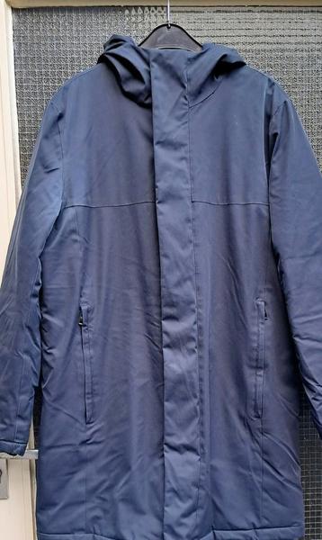 Comfortabele, warme herenparka van Mango beschikbaar voor biedingen