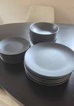 Zwart 8 persoons servies, Huis en Inrichting, Gebruikt, Keramiek, Ophalen of Verzenden, Effen