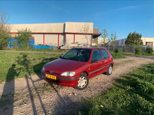 Peugeot 106 1.1 Sketch 2002 Rood, Auto's, Peugeot, Particulier, Airbags, Alarm, Elektrische ramen, Radio, Benzine, C, Hatchback