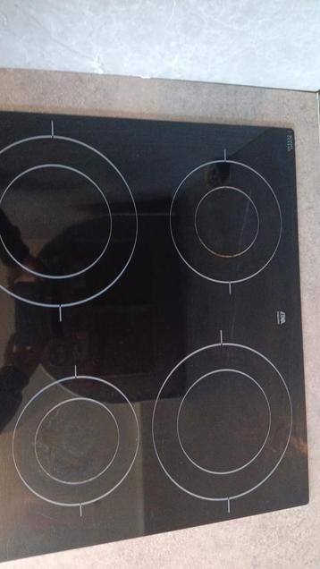 Kookplaat en oven beschikbaar voor biedingen