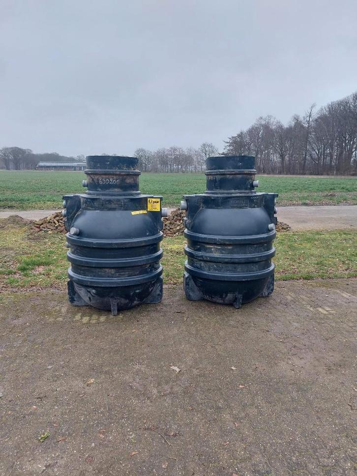 te koop regenwater tank, pompput, septictank, Doe-het-zelf en Verbouw, Buizen en Afvoer, Gebruikt, Overige materialen, Minder dan 2 meter