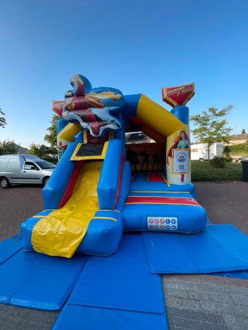 Superhelden Springkussen Voordelig huren / Regio Veldhoven, Hobby en Vrije tijd, Feestartikelen | Verhuur, Zo goed als nieuw, Verjaardag