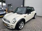 Mini Mini 1.6 Cooper Chili / AIRCO / PANORAMA / NAP /, Voorwielaandrijving, Gebruikt, 4 cilinders, 4 stoelen