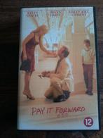VHS Video Film Pay it Forward ( Jola ), Vanaf 12 jaar, Verzenden, Zo goed als nieuw, Drama