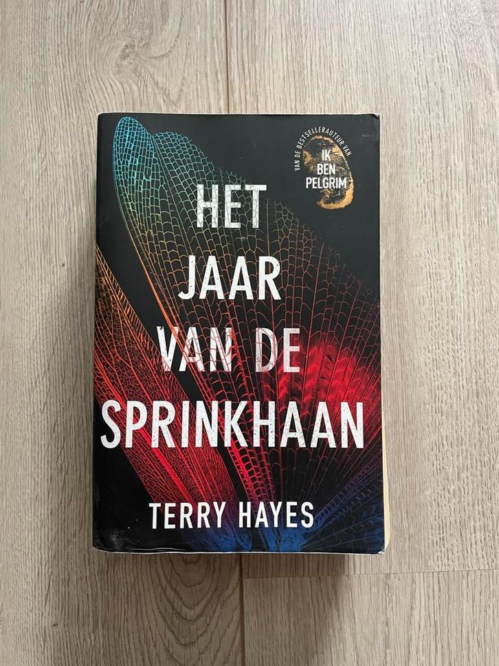 Het Jaar Van De Sprinkhaan - Terry Hayes, Boeken, Thrillers, Gelezen, Ophalen of Verzenden