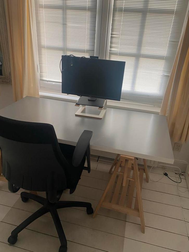 IKEA Lagkapten Bureau, Huis en Inrichting, Bureaus, Zo goed als nieuw, Bureau, In hoogte verstelbaar, Ophalen