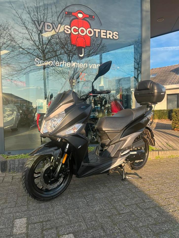 Bijna nieuwe Sym Jet14 E5 brom scooter, Fietsen en Brommers, Scooters | SYM, Zo goed als nieuw, Overige modellen, Maximaal 45 km/u