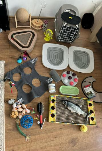 Kattenkooi en accessoires beschikbaar voor biedingen