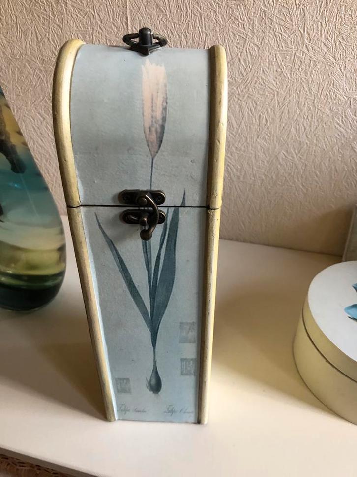 Mooie Wijnkoffer met Tulpen Design, Huis en Inrichting, Woonaccessoires | Wijnrekken, Gebruikt, Minder dan 50 cm, Ophalen