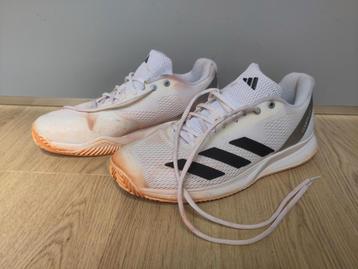 Adidas tennisschoenen maat 42 beschikbaar voor biedingen