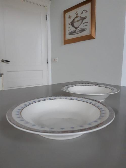 2 nieuwe slabordjes Villeroy en Boch Azurea, Huis en Inrichting, Keuken | Servies, Nieuw, Bord(en), Overige stijlen, Porselein