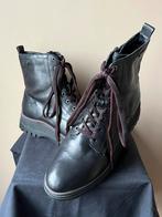 Nieuwe zwarte Tamaris enkellaars met aubergine accenten mt41, Kleding | Dames, Schoenen, Tamaris, Zwart, Nieuw, Ophalen of Verzenden