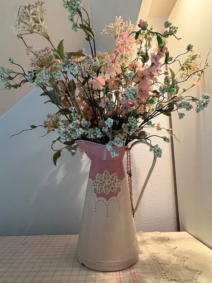 Decoratieve emaille plasemmer en kan met bloemen, Antiek en Kunst, Antiek | Emaille, Ophalen