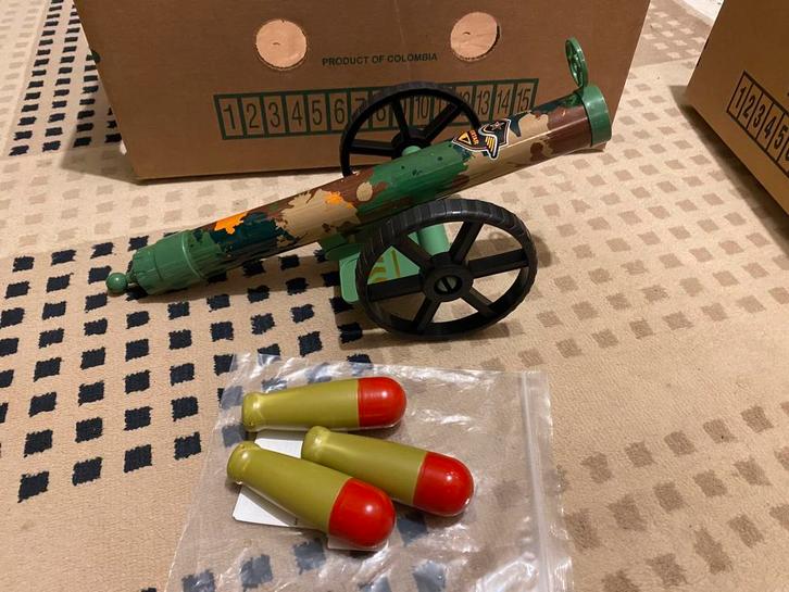 Plastic kanon / mortier met 3 “kogels”, Kinderen en Baby's, Speelgoed | Overig, Gebruikt, Jongen of Meisje, Ophalen of Verzenden