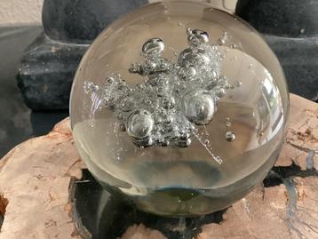 Mooie glazen bol bal presse papier presspaper glas bellen beschikbaar voor biedingen