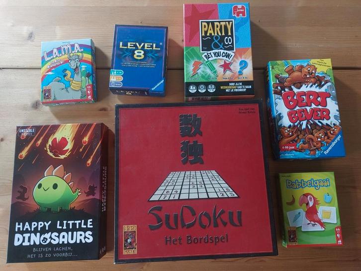 Diverse spelletjes, Hobby en Vrije tijd, Gezelschapsspellen | Kaartspellen, Zo goed als nieuw, Ophalen