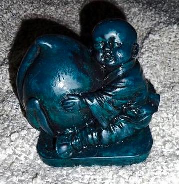 Monnik met reuzenperzik, zwart. beschikbaar voor biedingen