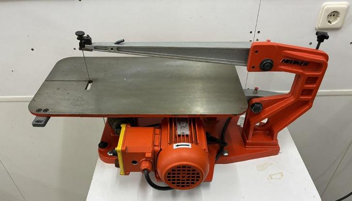 Hegner figuurzaagmachine Polycut-3 220/380 volt weinig gebru, Doe-het-zelf en Verbouw, Gereedschap | Zaagmachines, Zo goed als nieuw