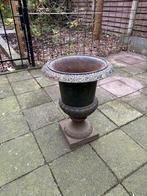 Franse gietijzeren tuinvazen, Ophalen, Gebruikt