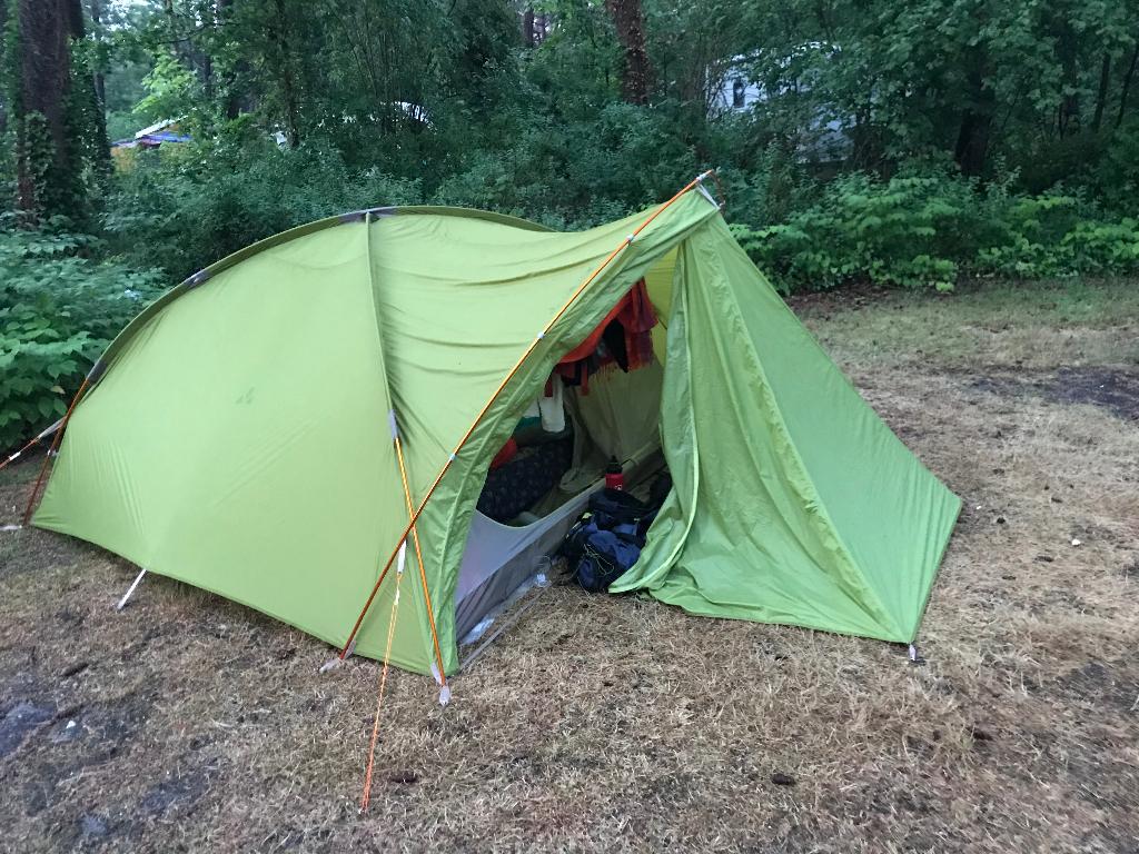 Vaude Space XT groene 4 persoons tent (nieuwstaat), Caravans en Kamperen, Tenten, Ophalen, Zo goed als nieuw, Tot en met 4