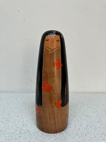 Sosaku Kokeshi door Sanpei Yamanaka beschikbaar voor biedingen