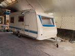 Adria bj 2004 met voortent - Frans bed, nette caravan!, Omvormbare zithoek, Treinzit, Particulier, Adria
