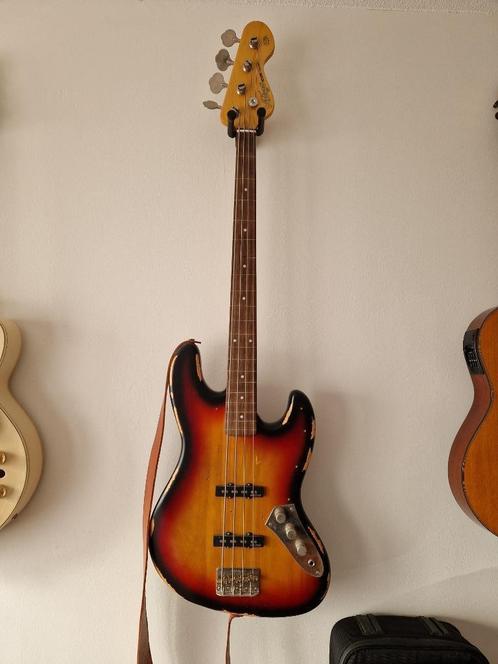 Fretless bass, Vintage Icon; incl. Fender tas & leren riem, Muziek en Instrumenten, Snaarinstrumenten | Gitaren | Bas, Zo goed als nieuw