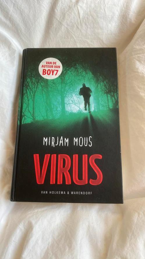 Mirjam Mous - Virus, Boeken, Kinderboeken | Jeugd | 13 jaar en ouder, Zo goed als nieuw, Ophalen of Verzenden