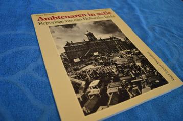 Rapportage van een Hollandse herfst - Ambtenaren in actie beschikbaar voor biedingen