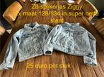 Z8 spijkerjas Ziggy maat 128/134 2x in super nette staat, Jongen, Ophalen of Verzenden, Jas, Zo goed als nieuw
