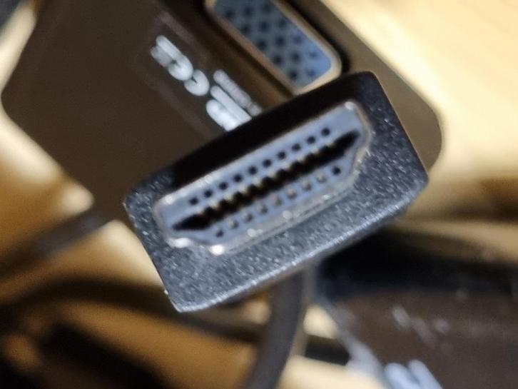 VERLOOPKABEL ADAPTER VGA NAAR HDMI EN DISPLAY PORT, Computers en Software, Pc- en Netwerkkabels, Gebruikt, Ophalen