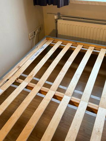 IKEA Bedframe 140x200 cm - Ophalen voor 1 Januari - afbeelding 4
