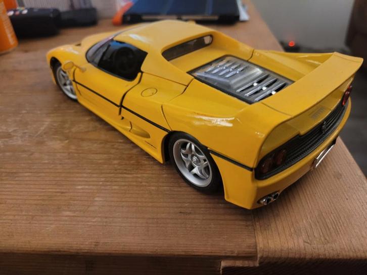 Ferrari f 50, Hobby en Vrije tijd, Modelauto's | 1:18, Zo goed als nieuw, Auto, Bburago, Ophalen of Verzenden