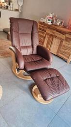 Heerlijk zittende fauteuil, relaxstoel met voetenbankje, Huis en Inrichting, Fauteuils, Ophalen, Zo goed als nieuw, Minder dan 75 cm