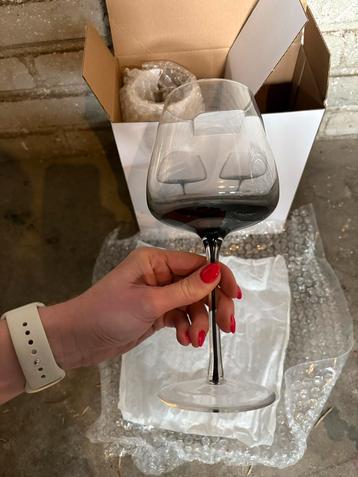 Rode Wijnglazen - Smokey Black beschikbaar voor biedingen